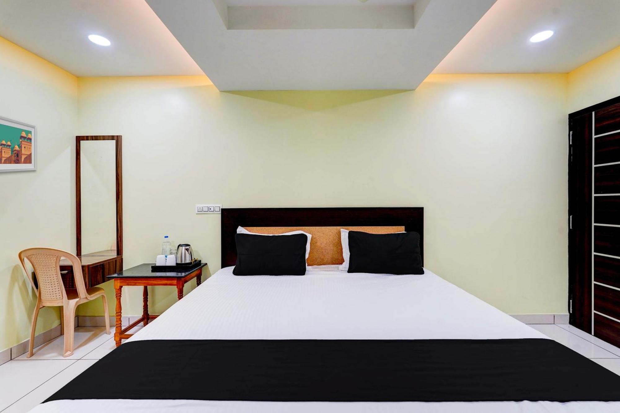 Super Hotel O Perungalathur Near Bus Stand Chennai Bagian luar foto