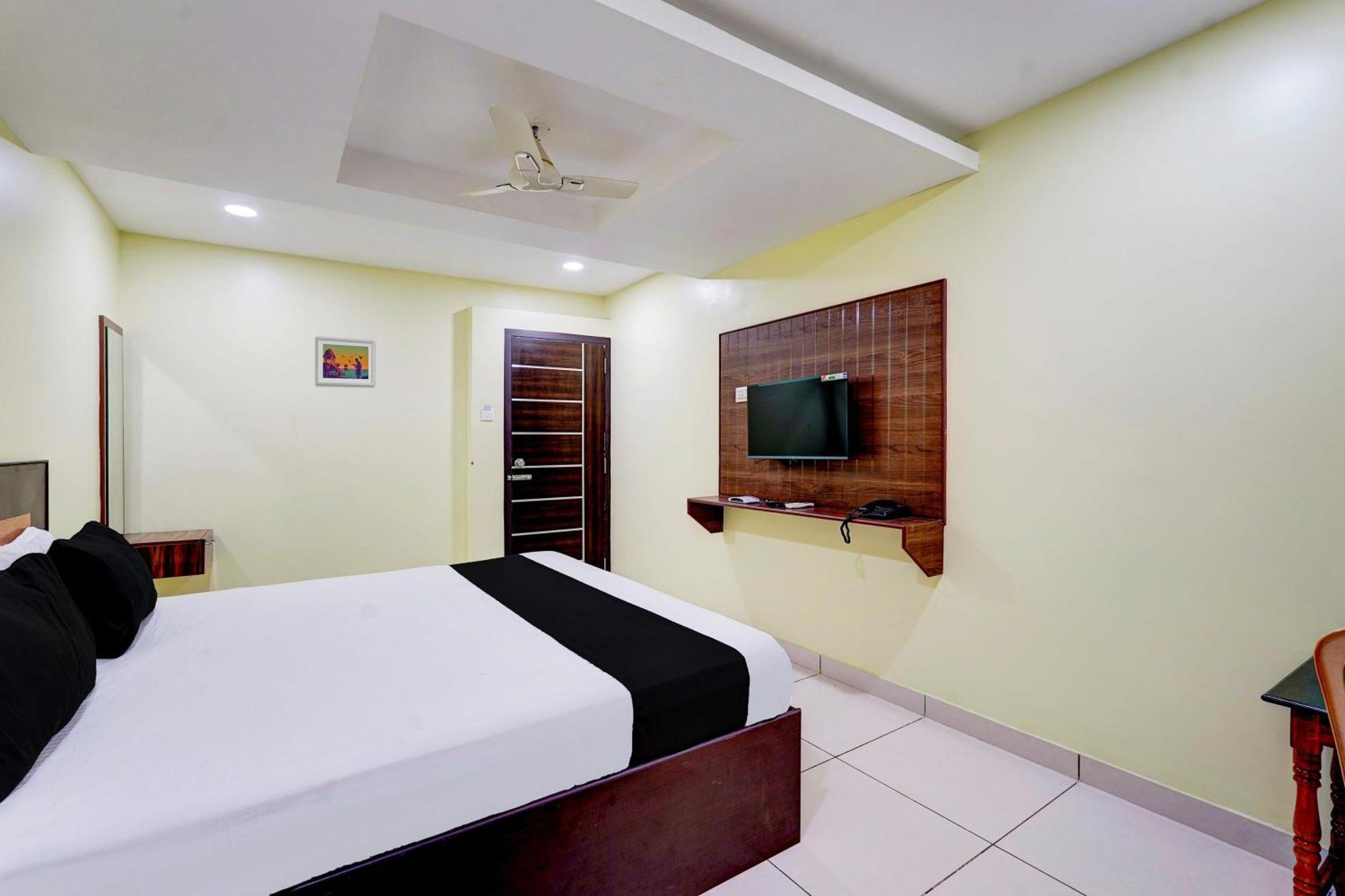 Super Hotel O Perungalathur Near Bus Stand Chennai Bagian luar foto