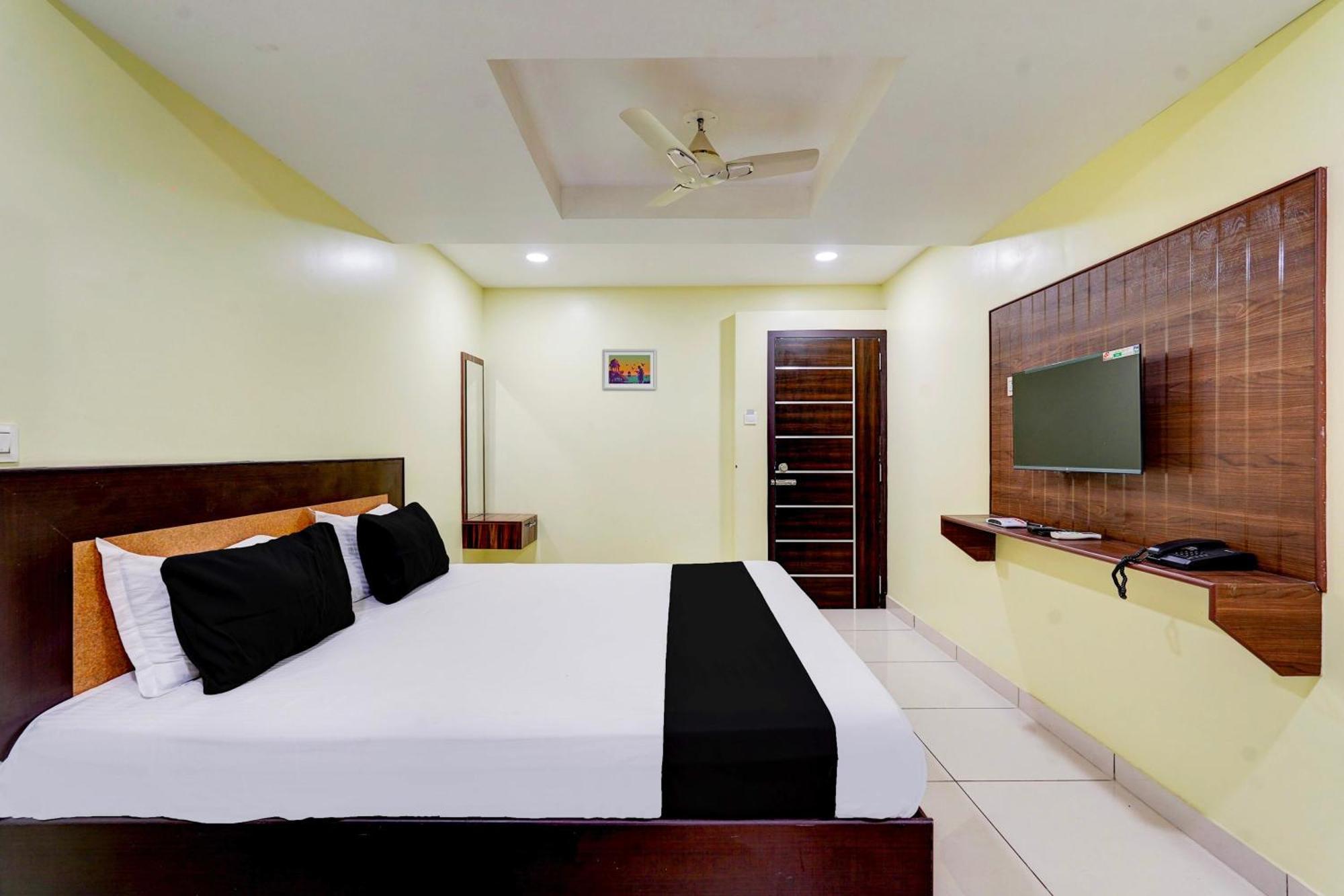 Super Hotel O Perungalathur Near Bus Stand Chennai Bagian luar foto