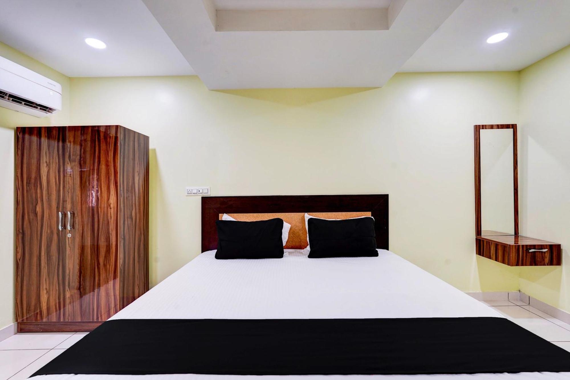 Super Hotel O Perungalathur Near Bus Stand Chennai Bagian luar foto