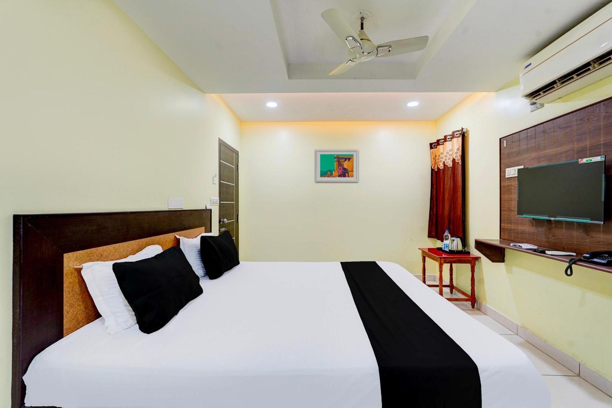 Super Hotel O Perungalathur Near Bus Stand Chennai Bagian luar foto