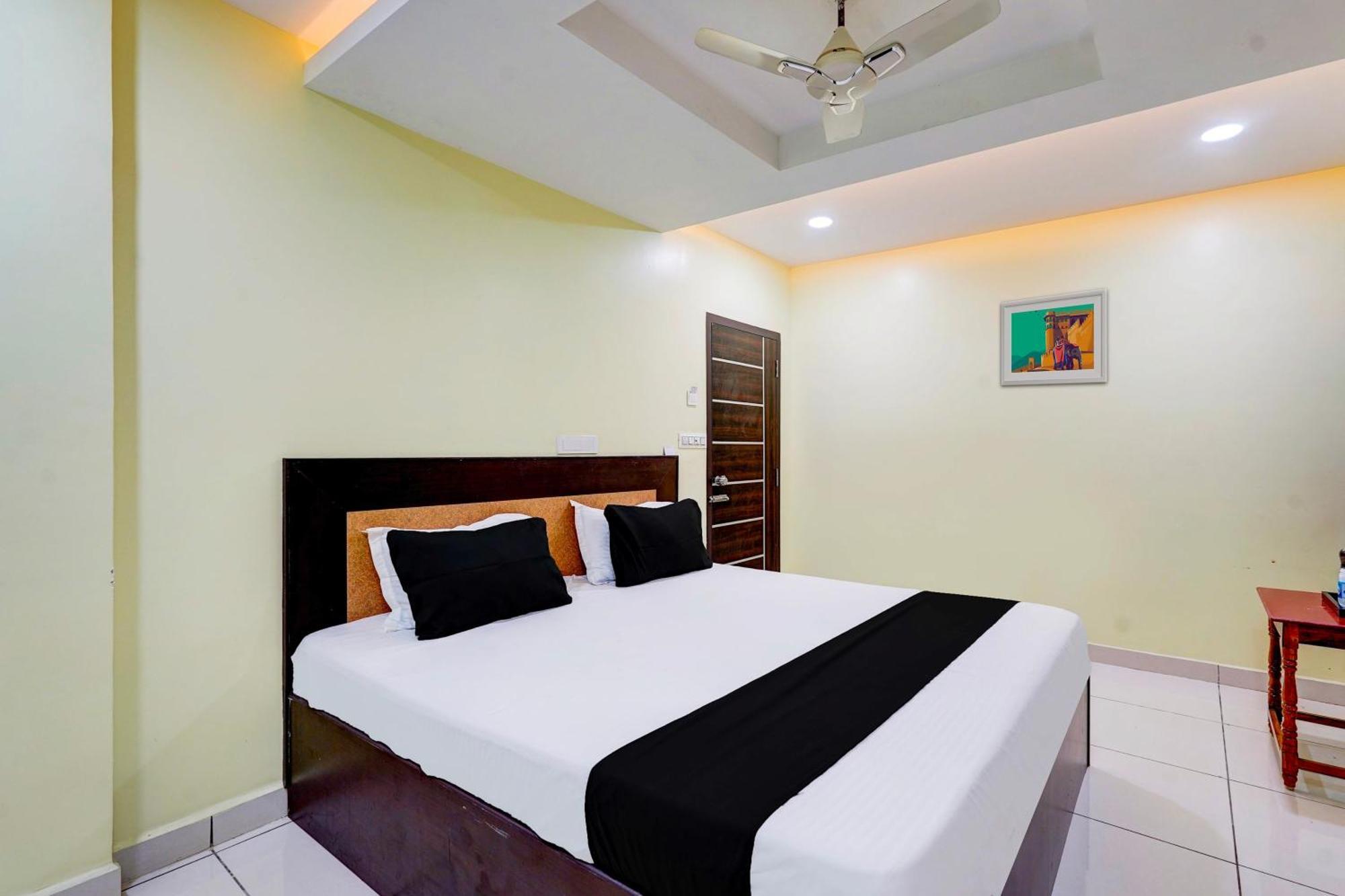 Super Hotel O Perungalathur Near Bus Stand Chennai Bagian luar foto